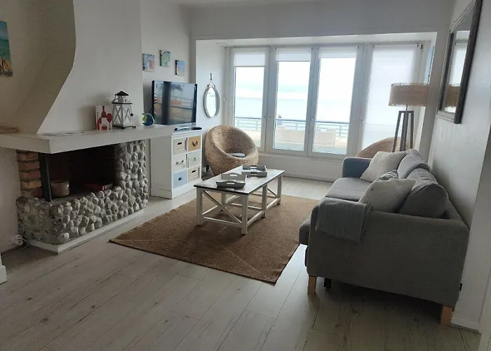Sea View 2 Room Apartment 50M2